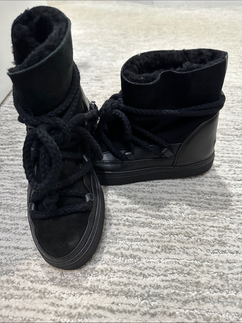 Inuikii Black Faux-Fur Lace-Up Winter Boots